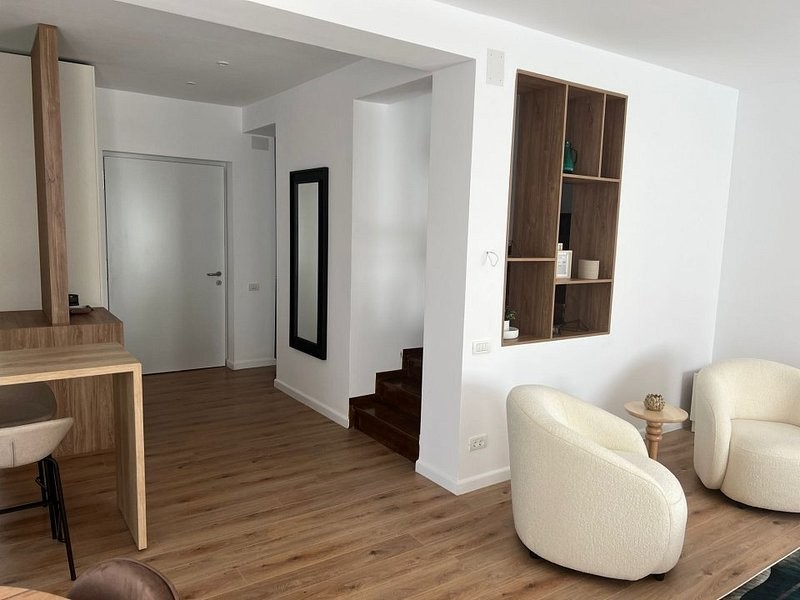 Vila Moderna 5 Camere 183 M² Cu Finisaje Contemporane Si Curte Privata | Bliss Imobiliare / Photo 2 - BLISS Imobiliare