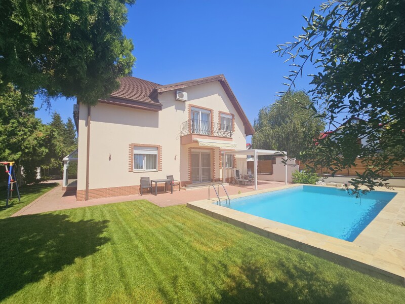 Vila Cu 7 Camere Iancu Nicolae Pipera | Bliss Imobiliare / Photo 2 - BLISS Imobiliare