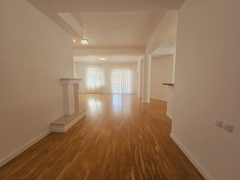 Vila Cu 7 Camere Iancu Nicolae Pipera | Bliss Imobiliare / Photo 5 - BLISS Imobiliare