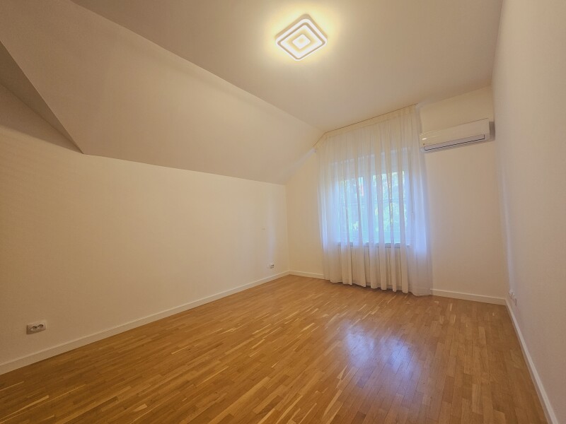 Vila Cu 7 Camere Iancu Nicolae Pipera | Bliss Imobiliare / Photo 50 - BLISS Imobiliare