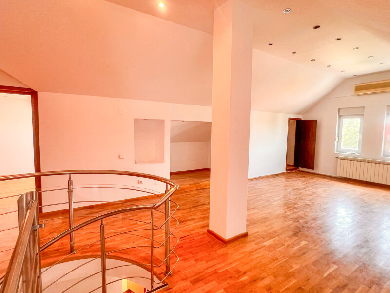 6-Bedroom Villa With Pool & Garden Gated Complex, Bucharest / Ilfov | Bliss Imobiliare / Photo 44 - BLISS Imobiliare